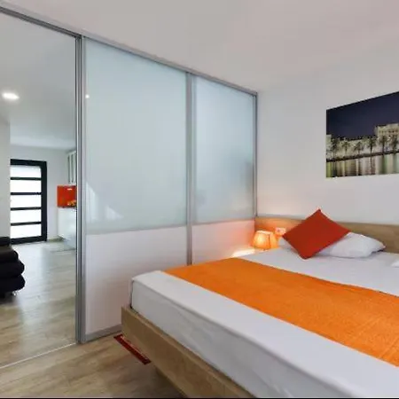 Trendy&sunny App-balcony, Great Location, Telework Apartman Split