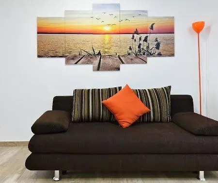 Apartman Trendy&sunny App-balcony, Great Location, Telework