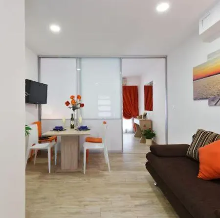 Trendy&sunny App-balcony, Great Location, Telework *